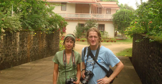 Kerala Homestay - Visitors in front of Planters Kerala Homestay